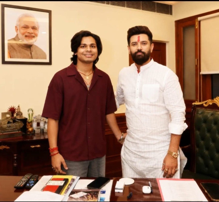 Rehna_AntiCaste's tweet photo. Some Dalits are Dalits by identity,  and Brahmanical in behavior.  Chirag Paswan is the best example. He is unashamedly providing patronage to an extremist who unleashed a deadly attack on a poor Dalit man. What a shame! https://t.co/hhhBmuhtWF