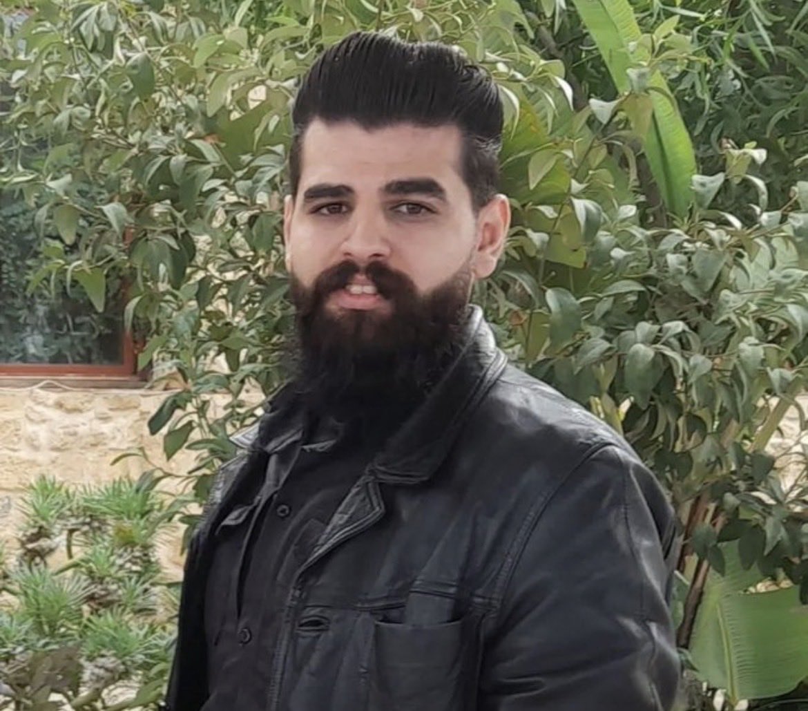 Nechamatova's tweet photo. Ce crasseux c’est Abdallah Mahmoud al-Hayya .
Il était le neveu du haut responsable du Hamas Khalil al-Hayya, 
❌Abdallah a SUCCOMBÉ aujourd'hui à ses blessures infligées lors de la capture du chef des services de la sécurité intérieure du Hamas.
Bye-bye Abdallah https://t.co/31k28TaMGs