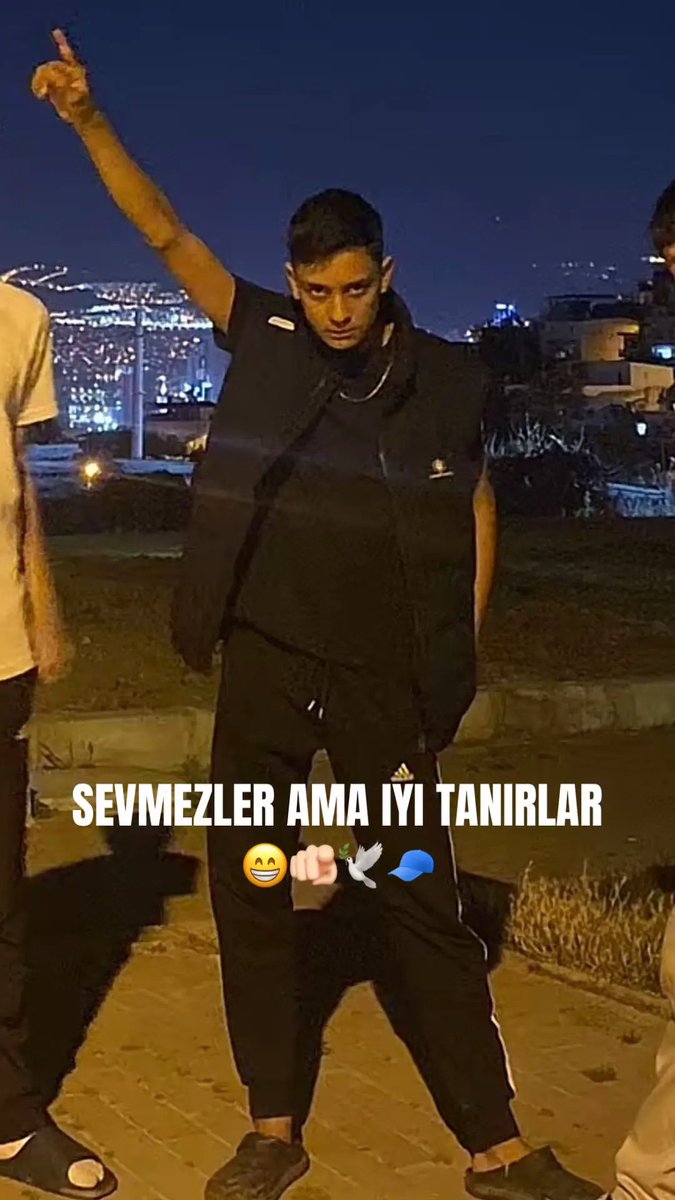 beybiamk's tweet photo. Crush grubundaki arda soydoğanın eskiden narkotiklerde fotoğraf atan ssç halinden dans edip femboylaşıp boybande girmesi bence muhteşem bir kariyer gelişimi https://t.co/yQsHqfwbYM