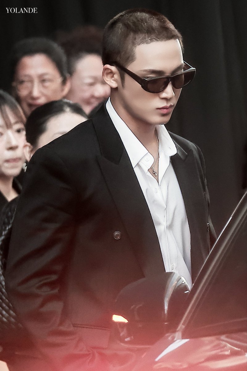 minwonjeu's tweet photo. maybe I am insane for this combination https://t.co/jz2G3wA66P