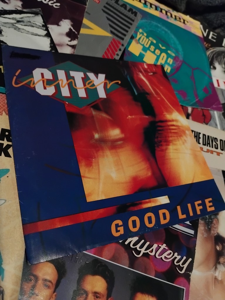 AFExploration's tweet photo. Inner City - Good Life (1988)

#InnerCity #1980s #80sMusic #ParisGrey #10Records #Virgin #AcidHouse #Techno #House #Disco #45rpm #7InchRecord #GXML

Blogspot - https://t.co/bll7HhooGZ https://t.co/QECRU4PFkh