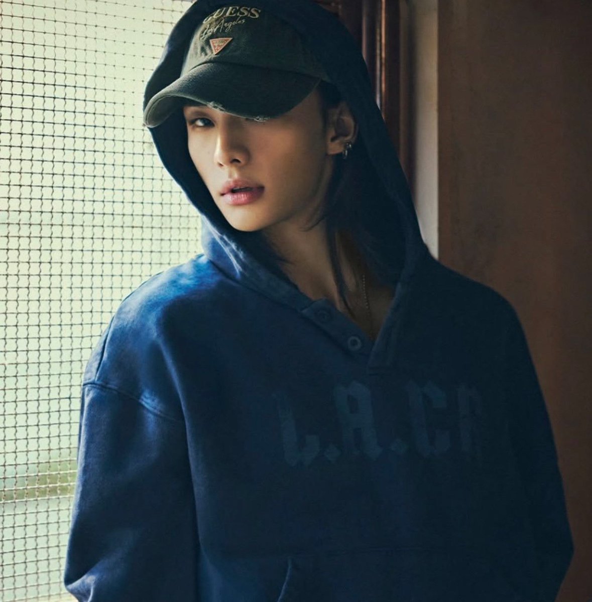 hyunjinpost's tweet photo. hyunjin for guess ! https://t.co/QOE4zQR0Rh