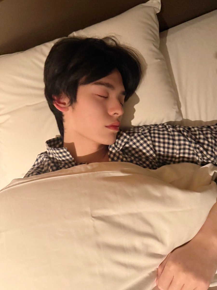 Sssandjii's tweet photo. ตี๋ได้เห็นสิ่งนี้ทุกวันเลยย๋ออออออออ   🥺
เดรสตะมอเร่อ่ะ  อิจฉางับตี๋ https://t.co/85qp5gIjvx