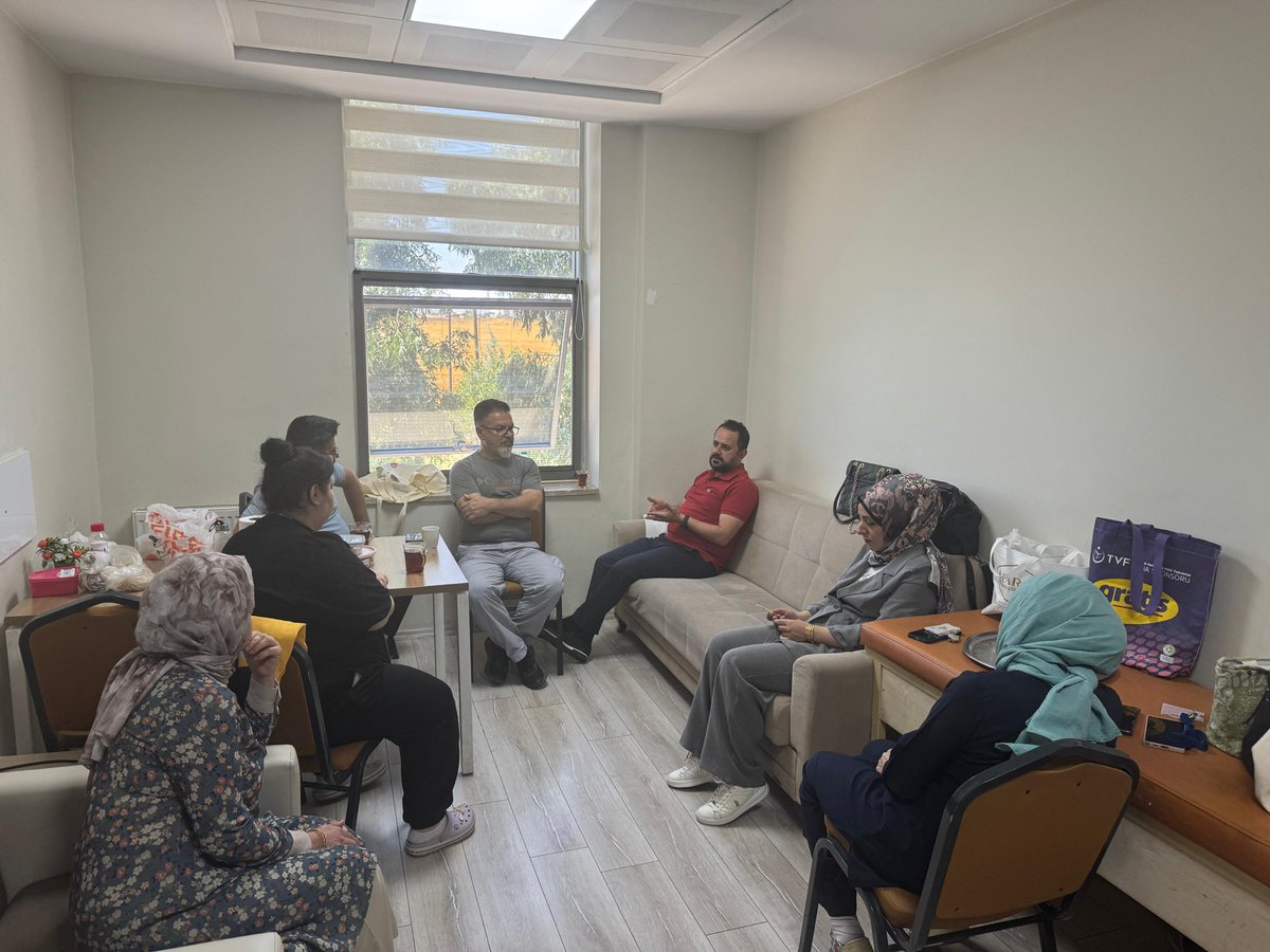 sagliksenkahta's tweet photo. 📍MERKEZ 112 

Gücümüz sahadan, gücümüz birlikteliğimizden!

112’nin sesi, sağlık çalışanlarımızın gücü olmaya devam edeceğiz! https://t.co/pZOaDfLJNY