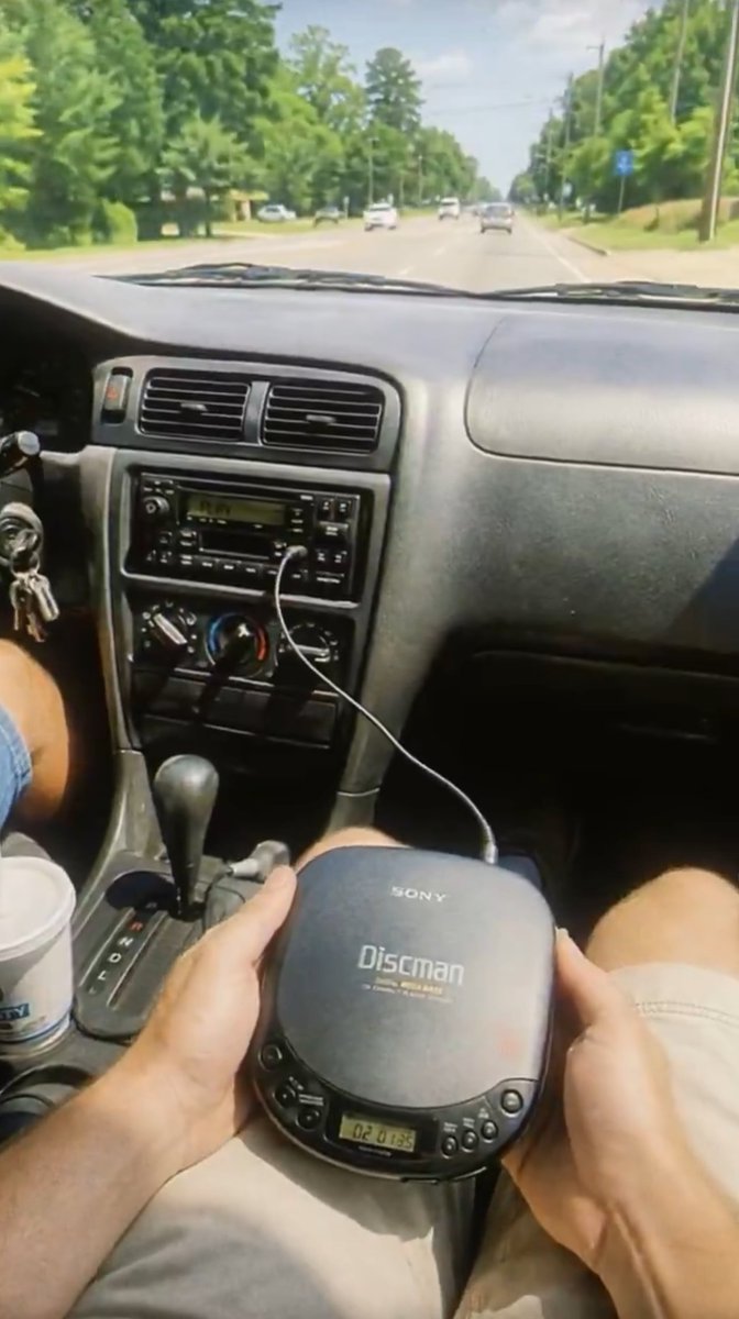 0l33l's tweet photo. @Tooth_Chipper Driving in Park 🤨 https://t.co/oqNTwUt72u