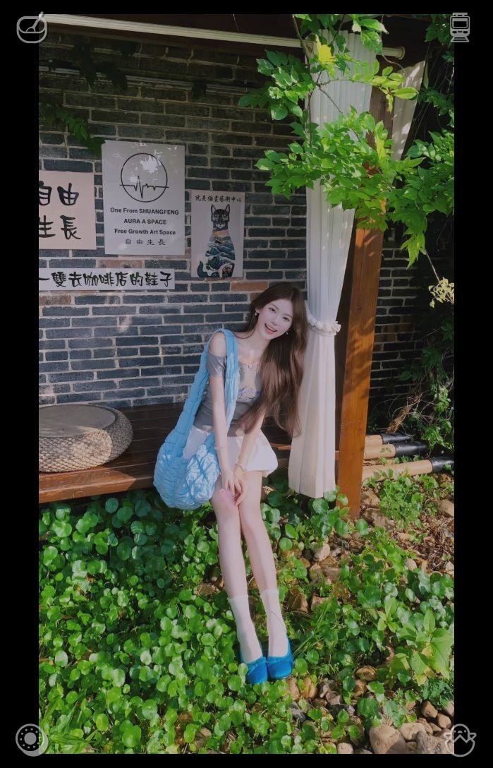 kerakera0307's tweet photo. 💧A coffee topped with milk, sprinkled with chocolate crumbs and a hint of vanilla. Clara gives a nod as she accepts the book, running her fingers gently over its smooth cover. “Thanks, I believe it really will. Your shop has already given me a great sense of solace.” https://t.co/I7L33N9zdX