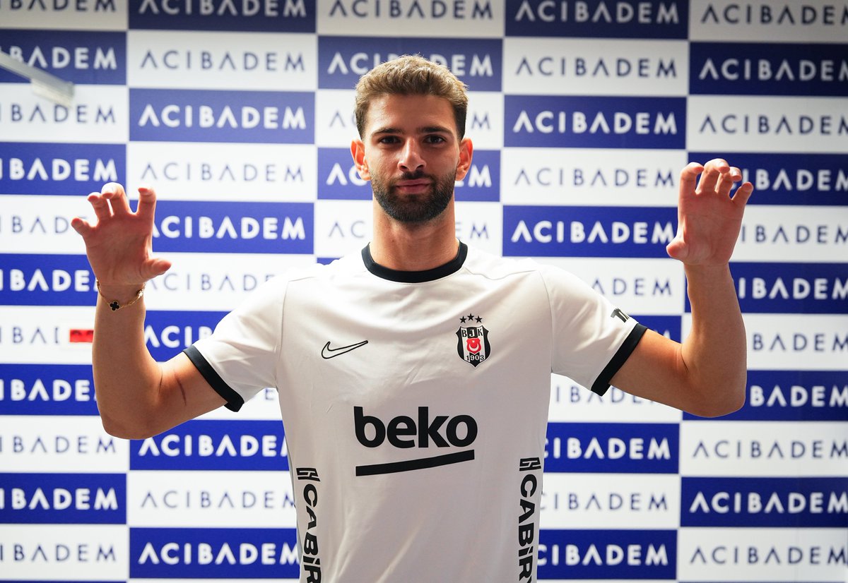 Besiktas's tweet photo. Yeni transferimiz Ümit Akdağ, sağlık sponsorumuz @AcibademSaglik Altunizade Hastanesi’nde sağlık kontrolünden geçti. https://t.co/mgWeJaLIL3