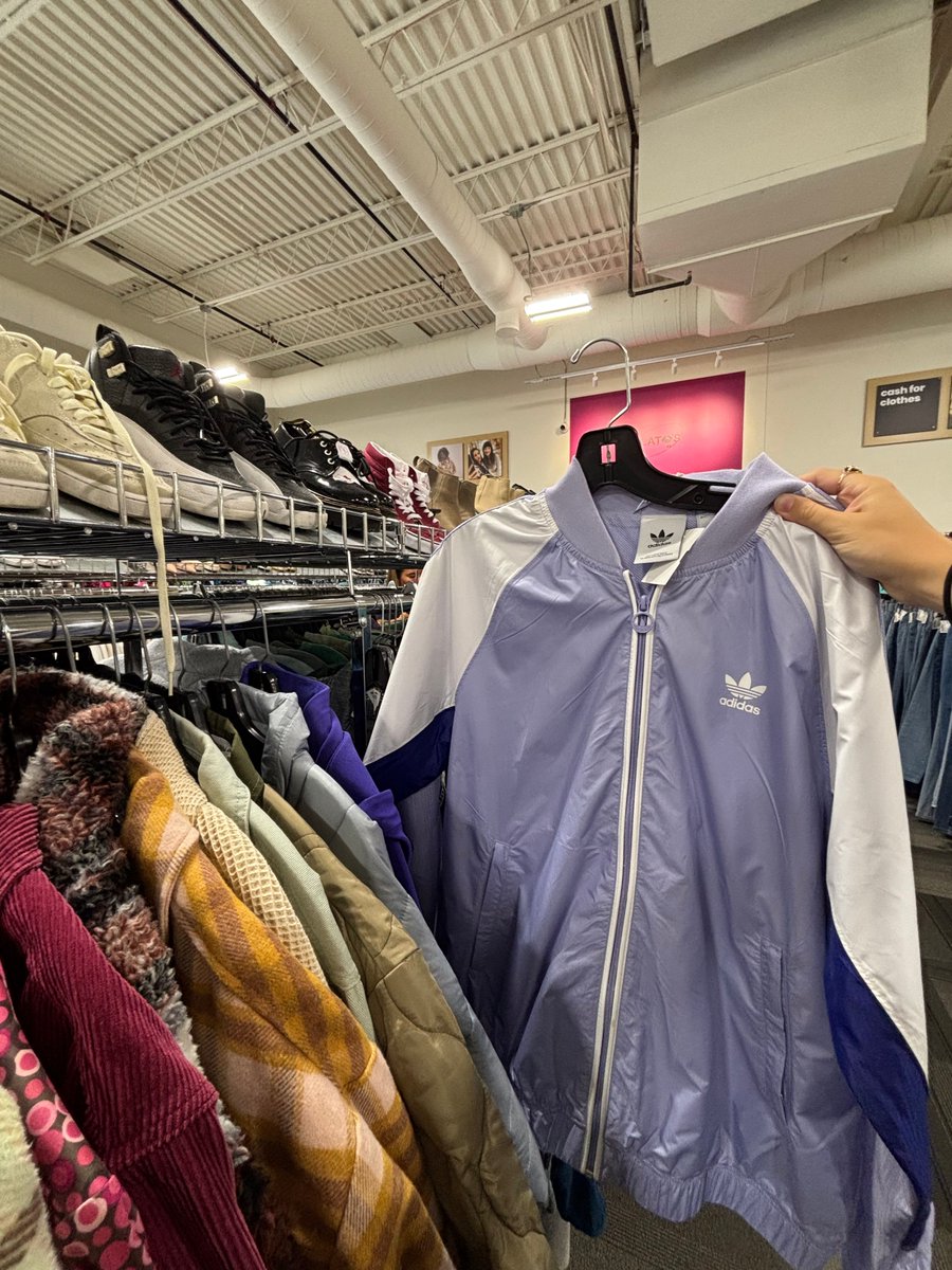 PCBrookfield's tweet photo. We’ve spent all day stocking the floor with new outerwear! Come find your next fall outfit until 9pm tonight 🤩
———
#gentlyused #platoscloset #thrifted https://t.co/rdVr6CguCD