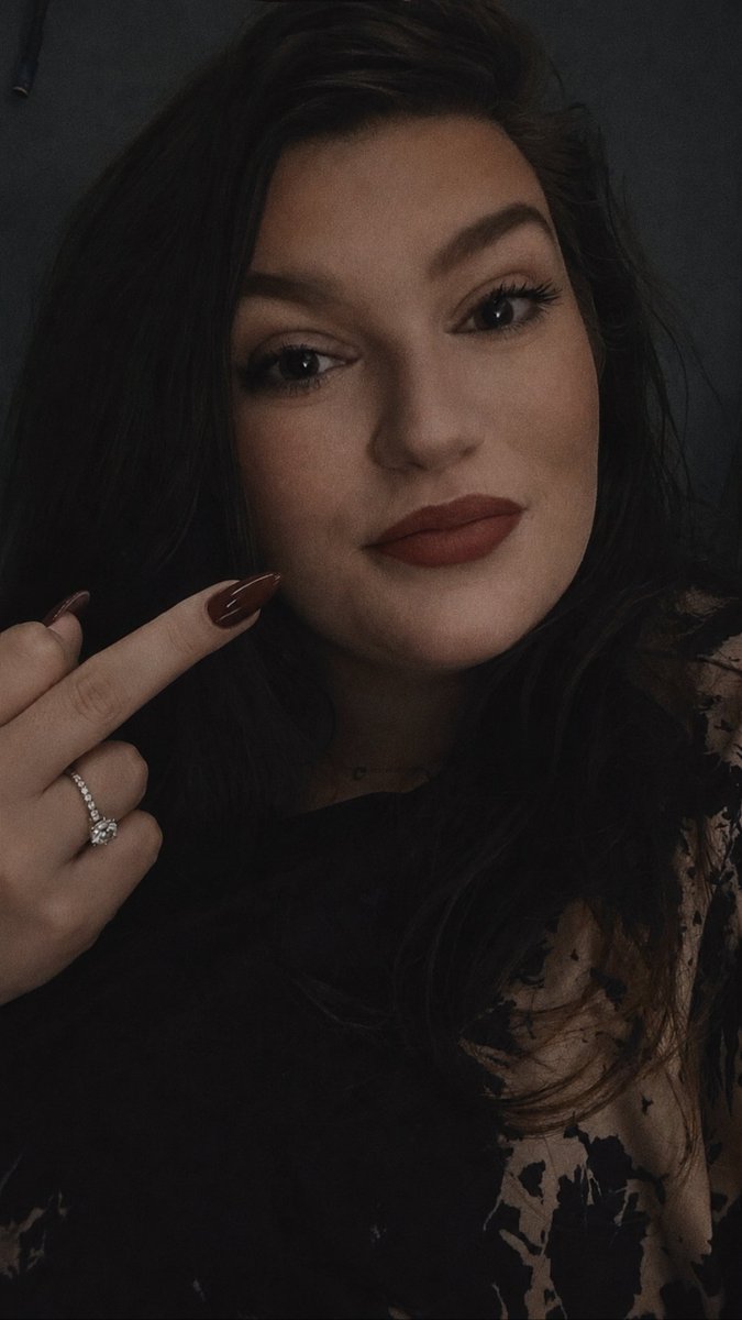 Annaoel3's tweet photo. This is how I feel when you're a whiny bitch. Open your wallets. https://t.co/qmBAoQBpTv