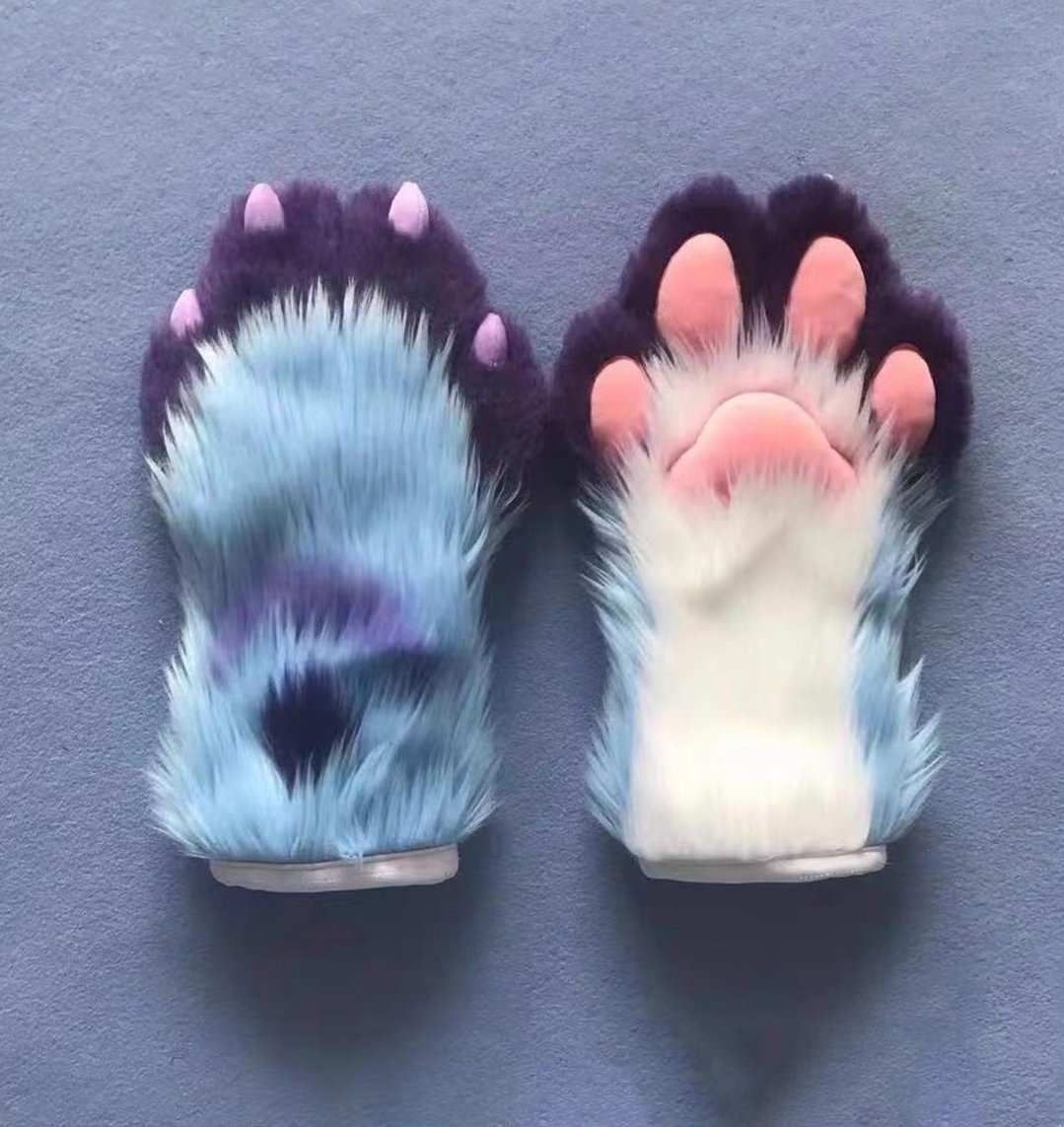 Waymo2256's tweet photo. Starting a crowd fund to get my dream premade fursuit, this is listed on Etsy and the shop is trusted. Any donations accepted!! 🙏🙏
#throne #furry #fursuit #crowdfund #plsdonate #donateplease #donate #furryfursuit #fullfursuit 

https://t.co/EyOSv1WrdZ https://t.co/EfRdKdNSfK