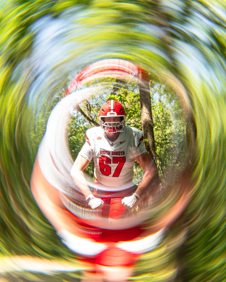 SDCoyotesFB's tweet photo. Game 2: 🔴⚪️🔴

#GoYotes https://t.co/W9TS6DZ3FM