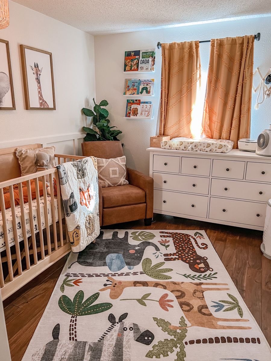 shaneswomb's tweet photo. The nursery is a group effort and they actually killed it 

#pregnantshaneweek https://t.co/DRqiaLfy7q