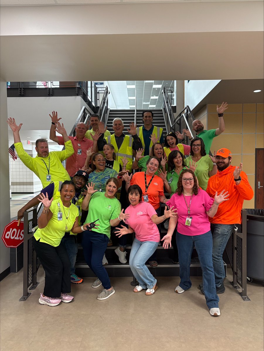 MCTC_RealWorld's tweet photo. Making the future look bright at Miller today! #neonday https://t.co/TcHBIwSpyh