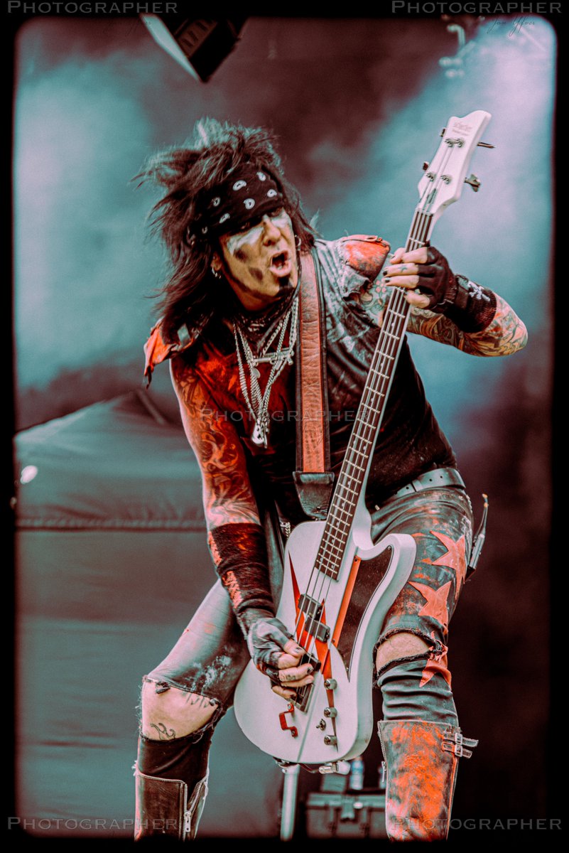 RockingPhotos's tweet photo. This is my 4 favorite shots of Nikki Sixx. Here during a gig with Sixx:A.M.

@NikkiSixx @SixxAM #nikkisixx #sixxam #rock #rockphoto #rockstar #rockprofile @ROCKProfiler https://t.co/FrvCIBFD9R
