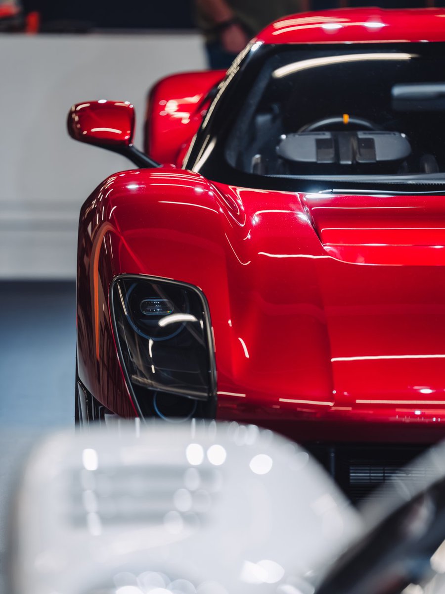 McLarenAuto's tweet photo. Performance. Endurance. Heritage.
Pure McLaren connects all three.
#McLarenAuto #PureMcLaren #PureSilverstone https://t.co/1DZ1yQsSIW