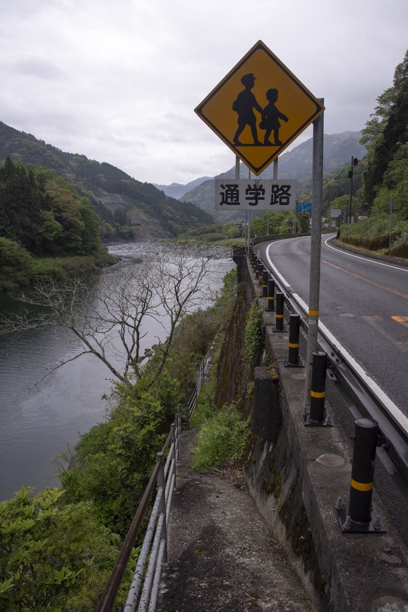 gitakujapan's tweet photo. 私は日本の田舎とその朽ちゆく風景が大好きです。いつか自分の目で見てみるのが夢です。スペインのサンタンデールよりご挨拶申し上げます。 
#日本 #田舎 #写真 https://t.co/BPHnUrEYNv