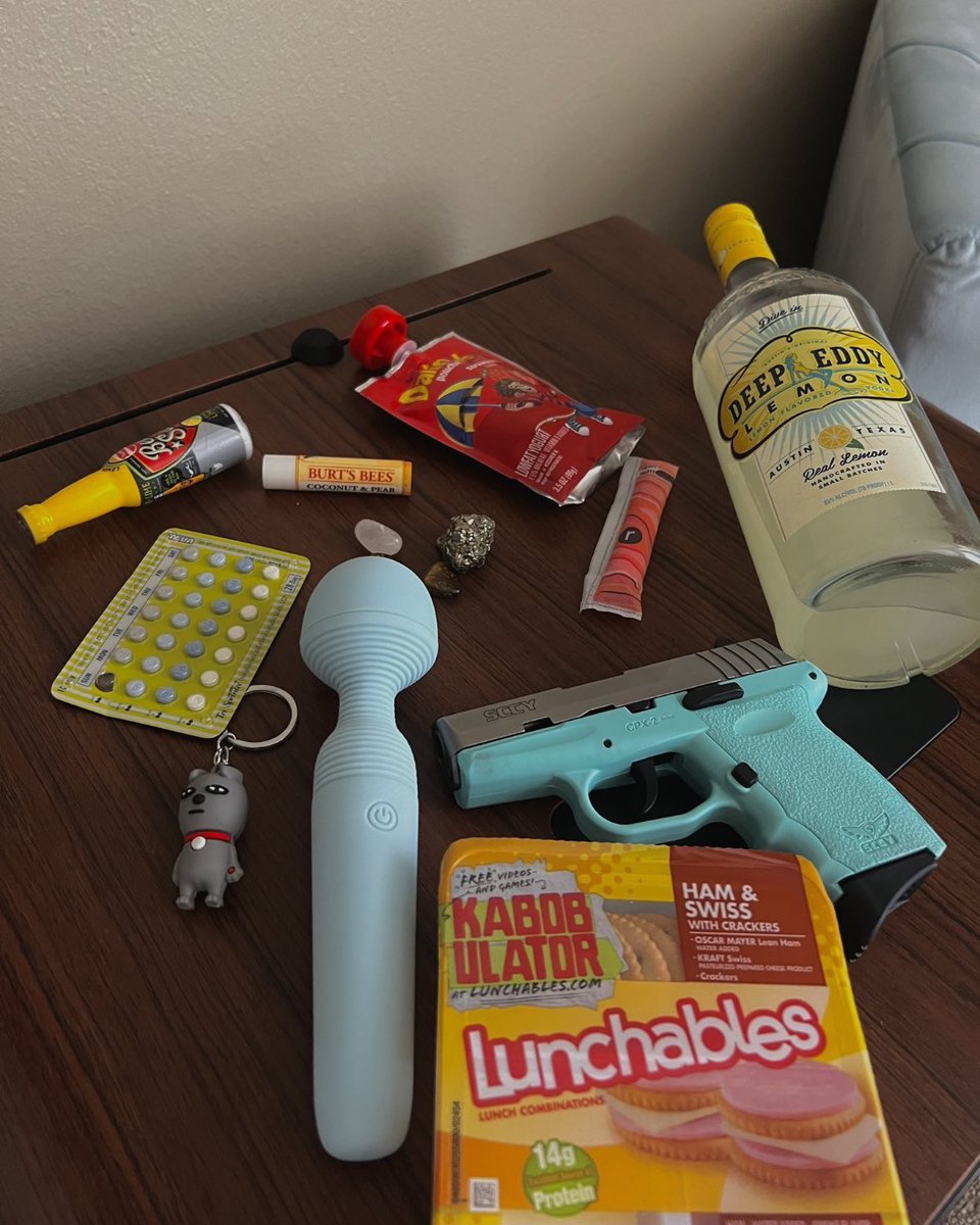 Nexiraluv's tweet photo. ready for whatever the day brings https://t.co/vp7glAEmbF