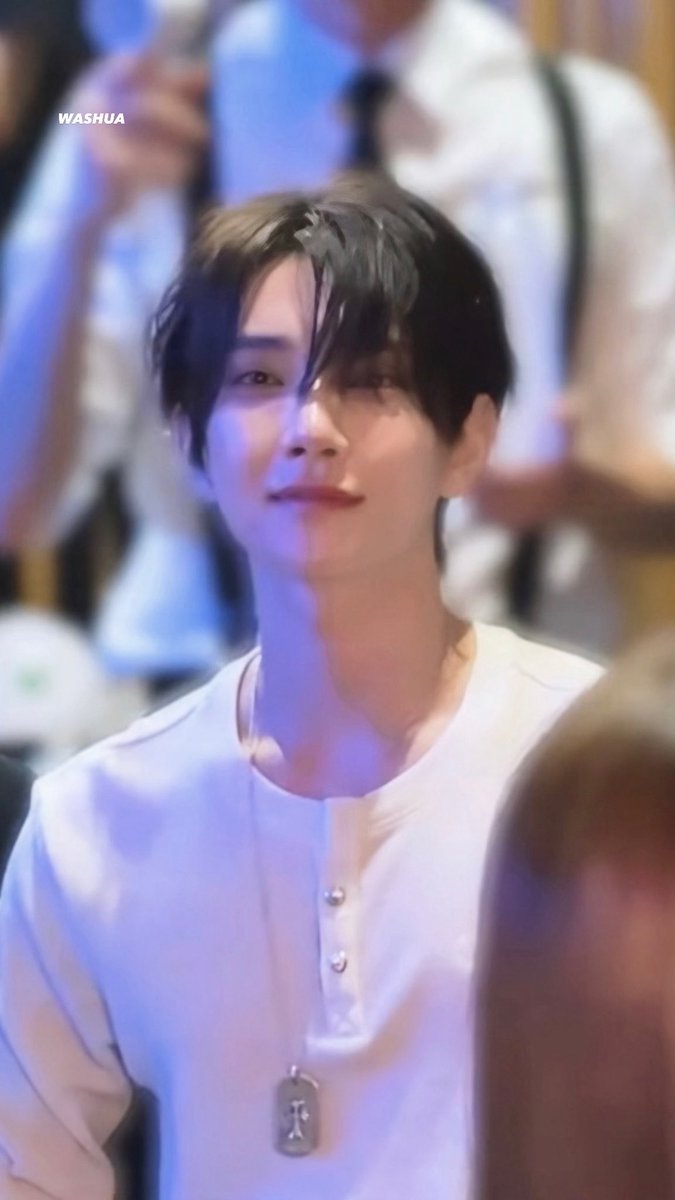 washua1230's tweet photo. 이 미소😵‍💫😵‍💫😵‍💫

#Joshua #조슈아 #홍지수 #svt #세븐틴 #SEVENTEEN https://t.co/uOISLMbRpK
