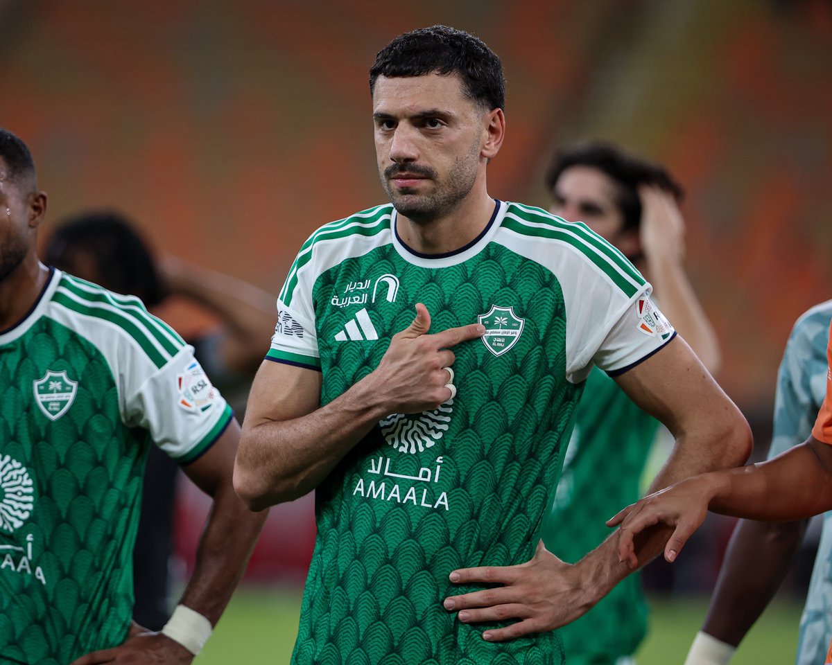 diario_AFC's tweet photo. 🚨 وليد سعيد |

 ميريح ديميرال سيقيم مأدبة عشاء للفريق والجهازين الفني والطبي في أحد مطاعم جدة عقب نهاية التدريبات اليوم. https://t.co/mMpgBVOuwM