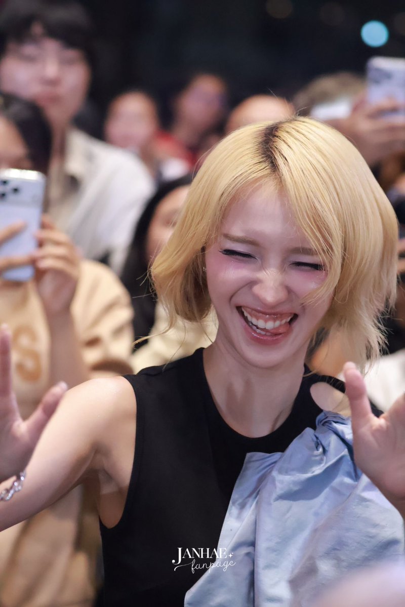 janhaefanpage's tweet photo. แฮปปี้ ~ ยิ้มตาปิดเลยยย 😆✨

YRIETY X JANJINGJING 
#JanJingjingxYEntAwards26 https://t.co/aGZvAZQ3Mq
