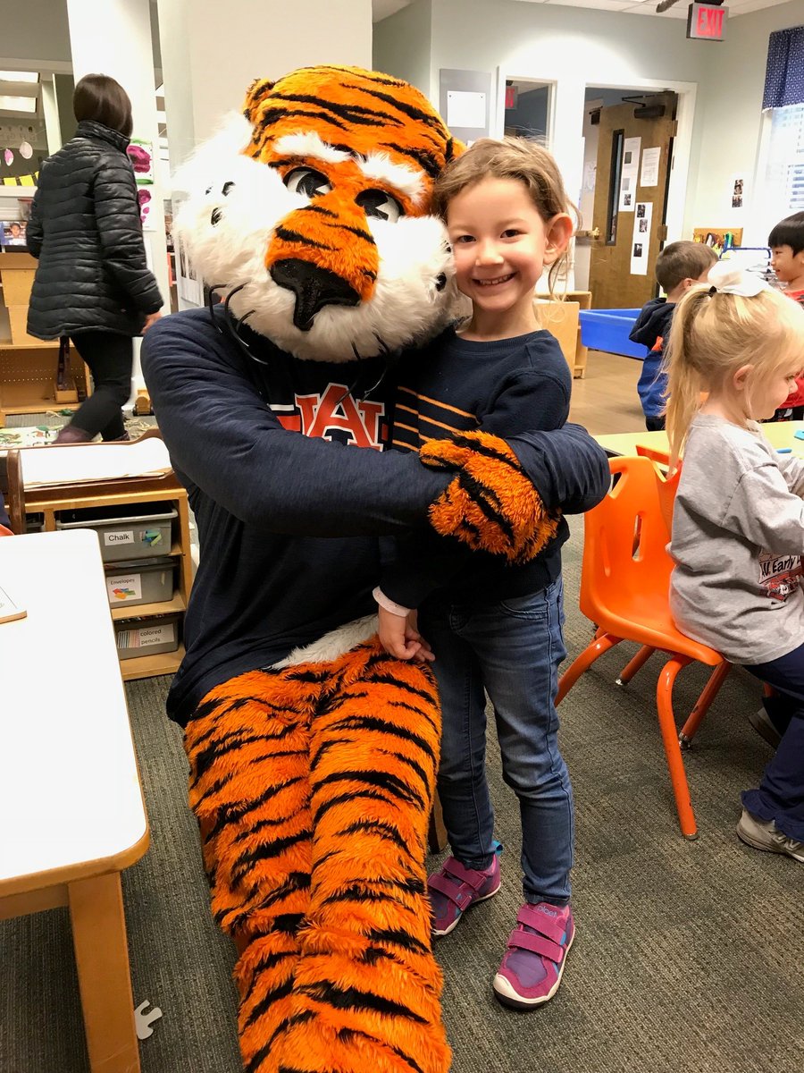 CHSatAU's tweet photo. impact on the Schmidt family’s lives.

To read the full feature on the Schmidts’ commitment to support future Auburn students of the AUELC, click the link 🔗 https://t.co/uuwHXeMZDw https://t.co/ubPSZpPwfP