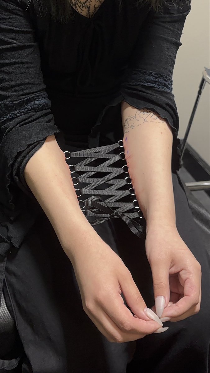 missandrist666's tweet photo. cruel and unusual punishment 🪡 #playpiercing ⋆𐙚₊˚⊹♡ https://t.co/2uWOBhhk2I