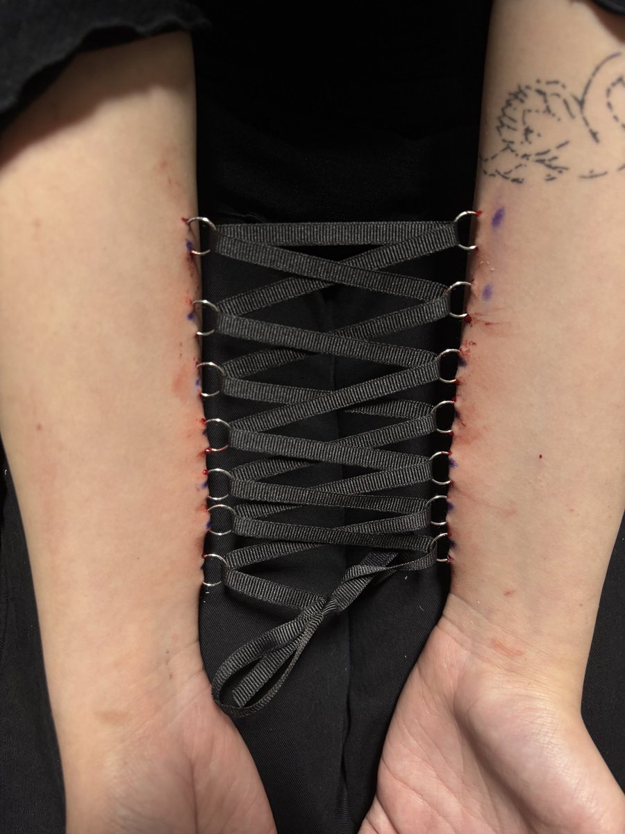 missandrist666's tweet photo. cruel and unusual punishment 🪡 #playpiercing ⋆𐙚₊˚⊹♡ https://t.co/2uWOBhhk2I