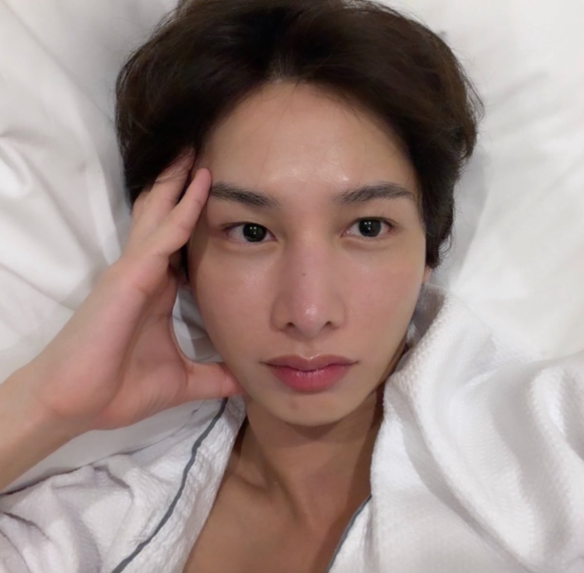 babyjollybu's tweet photo. น่าจะเปลี่ยนสไตล์การแต่งหน้ามั้ย (?) ไม่รู้ แต่คือหน้าสดพี่กันก็คือสวย ละมุนอยู่แล้ว เหมือนลุคงานอันนั้นพี่กันก็แต่งหน้าเองด้วยหนิ เริ่ดง่ะ 😻 https://t.co/nehyLAZeGb