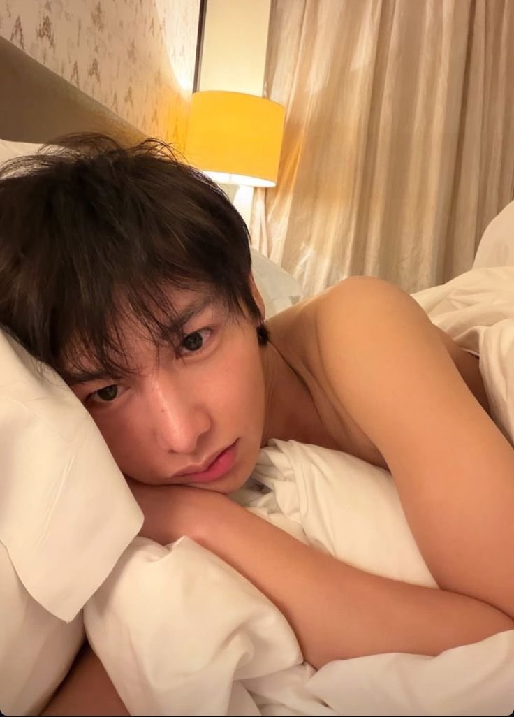 babyjollybu's tweet photo. น่าจะเปลี่ยนสไตล์การแต่งหน้ามั้ย (?) ไม่รู้ แต่คือหน้าสดพี่กันก็คือสวย ละมุนอยู่แล้ว เหมือนลุคงานอันนั้นพี่กันก็แต่งหน้าเองด้วยหนิ เริ่ดง่ะ 😻 https://t.co/nehyLAZeGb