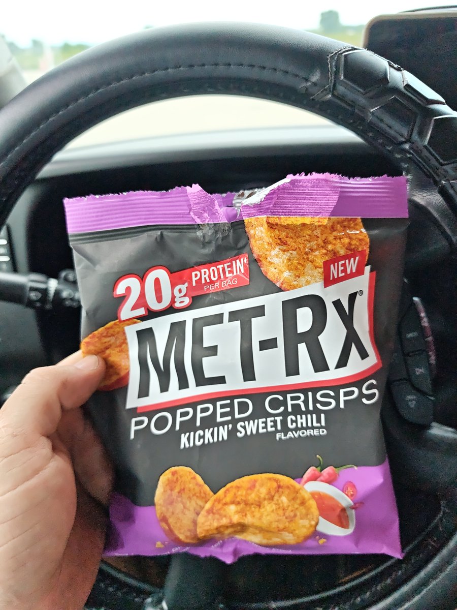 aBeardedWeirdo's tweet photo. Are you serious @METRx ?
These popped crisps have been one of my favorites for a while, but $3.99 for essentially 15 chips? That's ridiculous. https://t.co/X0c7nIo66X