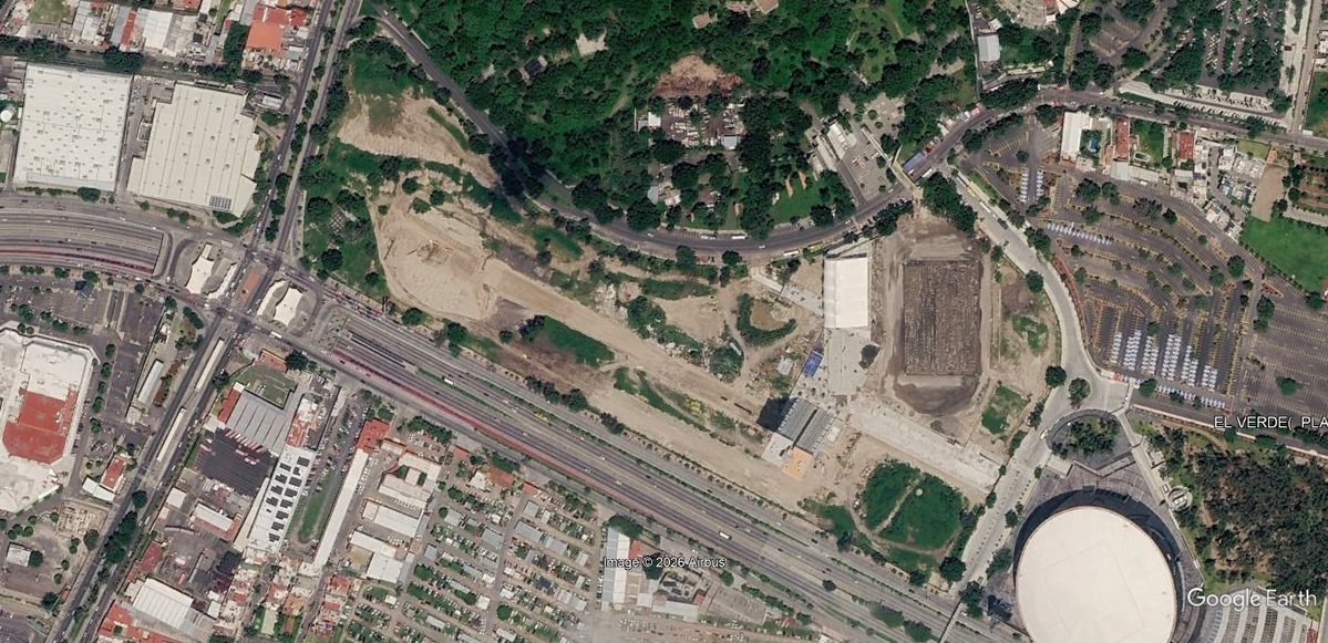 JSTapetillo's tweet photo. A propósito de Selva Mágica, recordé a #Iconia y sus "contraprestaciones" para la ciudad: ¿en qué quedó todo eso? ¿el polideportivo? ¿la avenida Troncal que no conecta nada? ¿el parque lineal?
Con ese proyecto la ciudad perdió y no hay ningún responsable. https://t.co/WC87xeCkB1