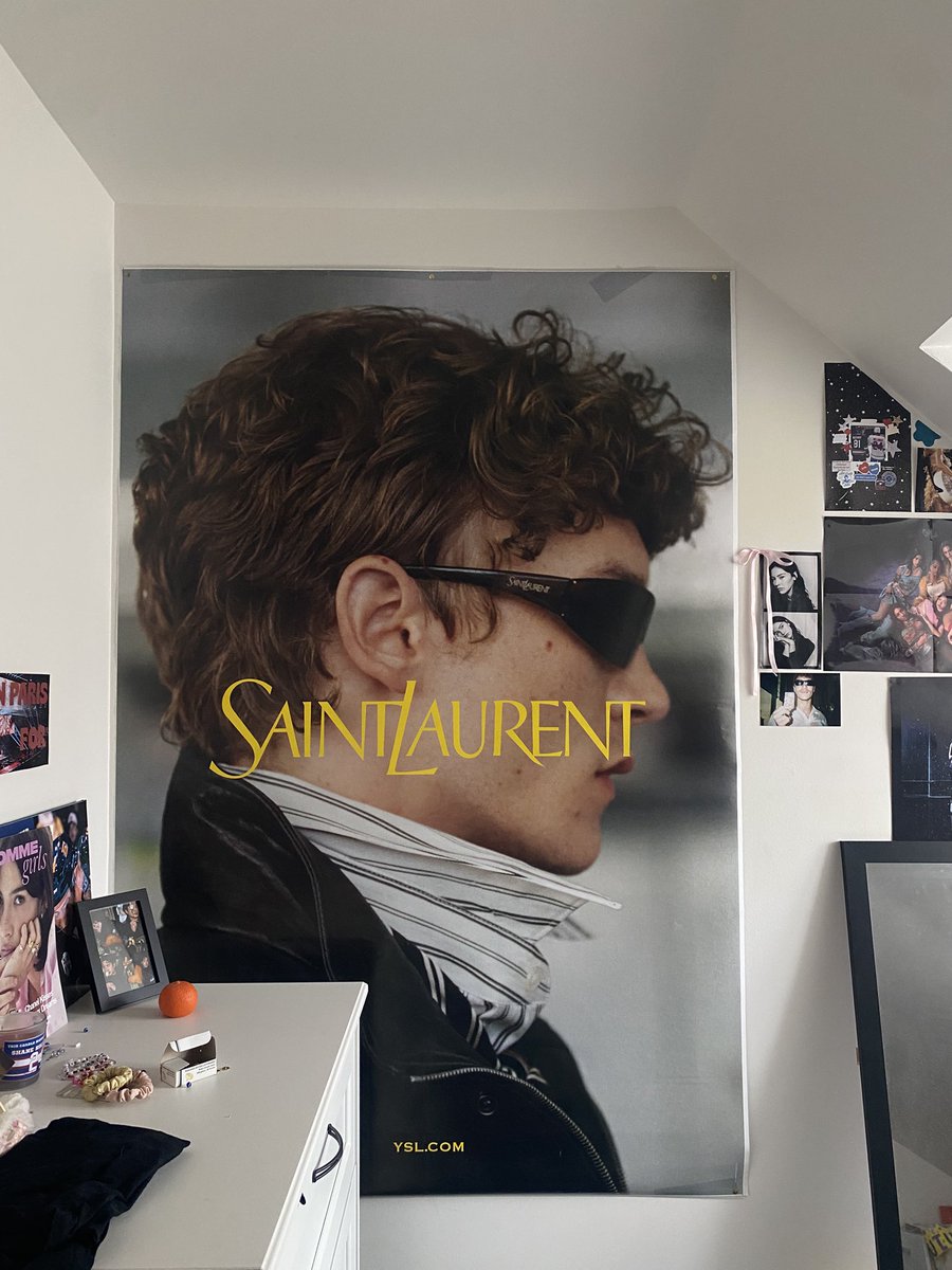 ivyrivalry's tweet photo. Does YSL know im insane ? (It didn’t look that big on the street) https://t.co/z0zDpYVNQi