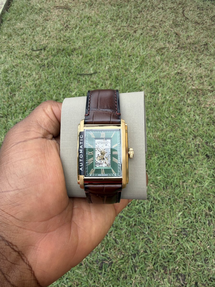 god_swayy's tweet photo. FOSSIL TANK 30MM AUTOMATIC BROWN CROCO LEATHER WATCH
🚨¢3500
☎️0242375533 https://t.co/9YMVygJJDL