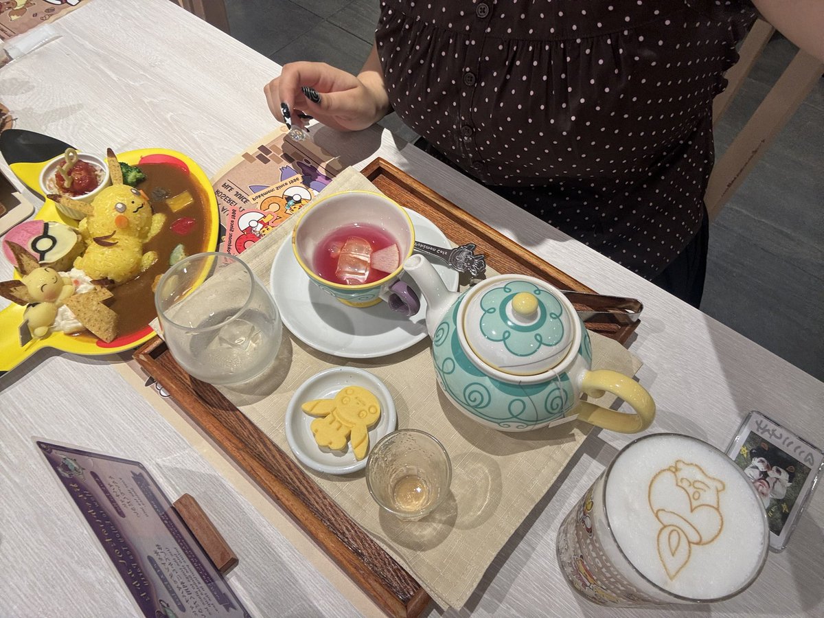 Milkydiaries_'s tweet photo. Js me &amp; harua at the Pokémon cafe https://t.co/r4jFZATW3R