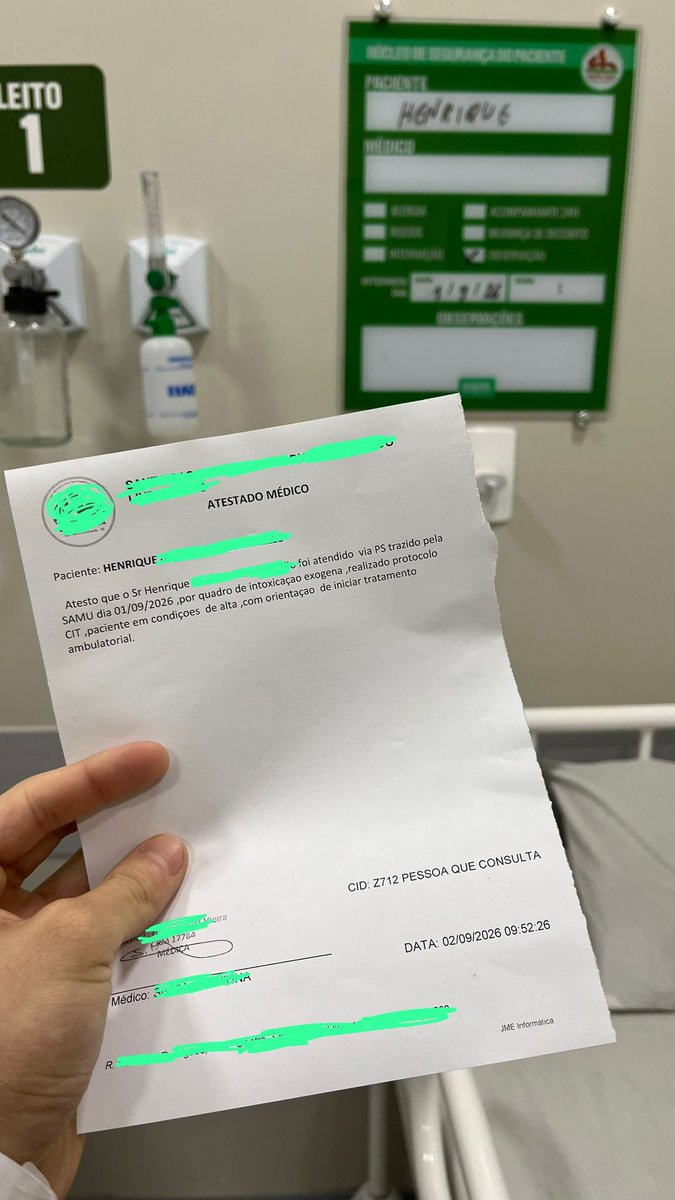 gussy_gang's tweet photo. Quiero hablar sobre todo lo que pasó estos últimos días porque sinceramente necesito sacarme un poco este peso de encima.

Anteayer tuve un intento de suicidio. Esto lo comuniqué por mi canal de WhatsApp y mi madre lo subió a mis estados de WhatsApp (foto la cual posteriormente fue compartida en Instagram). No lo hice “por culpa”, como algunas personas lo están queriendo hacer parecer. Sufro de depresión desde hace meses, algo que ya había comentado anteriormente tanto en mis redes como en streams, y ese día simplemente tuve una crisis horrible y no vi otra salida.

Esto no fue un intento de manipulación ni ninguna de las estupideces que se están diciendo. Hubo gente que incluso llegó a decir que generé con IA las fotos y videos en los que literalmente estoy en el hospital con una intravenosa, publicados en mi propio canal de WhatsApp. Llegados a este punto parece que absolutamente cualquier cosa que haga va a ser retorcida para encajar en la historia que algunas personas quieren contar sobre mí.

Me dieron el alta el mismo día y fui directamente a comisaría a responder las supuestas “denuncias” que había en mi contra, ya que en redes se estaba diciendo que “un montón de chicas habían salido a denunciarme por abuso sexual”.

Cuando llegué, no había nada de eso. Ni una sola denuncia nueva, ni citación, nada. 

Lo único que aparecía era una denuncia de abril realizada por una de las personas involucradas en estas cuentas de odio. Y quiero dejar esto MUY claro porque esa misma denuncia se está utilizando en redes como una supuesta “prueba” en mi contra: esa denuncia era falsa. El material que se estaba difundiendo y en el que aparecía mi perfil había sido manipulado, algo que fue determinado dentro del propio procedimiento. Repito: estuve en comisaría, en investigaciones, rodeado de policías. Ni una sola denuncia, no tenía nada en mi contra ni nunca lo hubo aparte de esa la cual fue archivada por ser material adulterado. De haber tenido las "numerosas denuncias" que supuestamente tengo no me hubieran dejado ni poner un pie fuera del lugar.n

Es decir, se está utilizando como “prueba” de que supuestamente estoy siendo denunciado un documento manipulado correspondiente a una denuncia falsa que ya había sido tratada anteriormente. Después de comprobar personalmente cuál era realmente mi situación, inicié inmediatamente las acciones legales correspondientes contra esta persona y contra el resto de personas involucradas.

Es increíble el nivel de odio que se puede manejar en redes sociales. Doxearon a mi madre, a mi abuela de 70 años y mi casa. Le enviaron amenazas de muerte a mi abuela jubilada. Le enviaron contenido pornográfico y gore a viewers míos únicamente por apoyarme en toda esta situación. 

Me ha tocado leer completas barbaridades. Desde que “falsifiqué mi intento de suicidio” únicamente para dar lástima y manipular a la gente, hasta que MI PADRE ES NARCOTRAFICANTE y MI MADRE ES JUEZA y que supuestamente por eso estoy libre.

Incluso llegaron a decir que entre mis padres y yo VIOL4B4MOS y abusábamos de mi hermana para vender contenido suyo, y que supuestamente mi propia hermana había salido a confirmar esto, cuando ella ni siquiera tiene redes sociales. Mis padres están divorciados desde que tengo memoria, yo ni siquiera veo a mi padre desde hace más de 5 años y mi hermana y yo somos de padres distintos. 

Estamos hablando de barbaridades que se comparten como si fueran hechos, involucrando incluso a personas de mi familia que no tienen absolutamente nada que ver con esto, con la única intención de destruir la imagen y la vida de una persona y de cualquiera que esté a su alrededor.

También han salido personas de mi pasado a hablar sobre mí. Algunas fueron amigas, otras fueron chicas con las que tuve algo y otras simplemente son personas con las que terminé mal. Y quiero aclarar algo: que una persona haya tenido una mala experiencia conmigo o que actualmente esté enojada conmigo NO significa automáticamente que esté mintiendo. Cada persona tiene derecho a contar su experiencia conmigo y yo sé perfectamente que he cometido errores. Errores los cuales intenté enmendar en múltiples ocasiones con muchas de estas personas, acercándome mil y un veces a disculparme y a arrepentirme por actitudes malas que he tenido como persona.

El problema empieza cuando se omite contexto fundamental, se mezclan situaciones, se recortan conversaciones o directamente se distorsionan hechos para convertirlos en acusaciones completamente diferentes. He visto situaciones de mi pasado relatadas omitiendo información que cambia completamente su contexto, para después ver cómo esos testimonios son recortados, publicados y repetidos por cientos o miles de personas como si fueran hechos comprobados.

Y entiendo que en internet el morbo vende muchísimo más que detenerse cinco minutos a comprobar fechas, contexto, conversaciones completas o incluso escuchar qué dicen las propias personas involucradas. La mayoría de gente, tanto creadores de contenido como viewers me dejaron de seguir o me crucificaron inclusive antes de que yo saliese a hablar acerca de cualquier cosa.

Pero estamos hablando de acusaciones EXTREMADAMENTE graves.

Estas cuentas siguen hostigando y compartiendo información falsa y manipulada, incluyendo cosas que ya fueron desmentidas públicamente tanto por mí como, en algunos casos, por las propias supuestas “víctimas”, algunas de las cuales ni siquiera se consideran víctimas de nada.

Quiero volver a decir algo que ya dije en mi directo: NO SOY UN SANTO.

He cometido errores. He sido mala persona en determinados momentos de mi vida, he tenido actitudes de las que me arrepiento y seguramente existen personas de mi pasado que tienen motivos completamente válidos para estar enojadas conmigo.

No tengo ningún problema en hacerme responsable de las cosas que realmente hice.

Pero una cosa es reconocer mis errores y otra completamente diferente es aceptar que se me atribuyan abusos, delitos o situaciones que niego haber cometido.

Actualmente no puedo simplemente prender stream, abrir cada supuesto testimonio y mostrar punto por punto todo el contexto que falta o todo lo que considero adulterado para hacerme parecer una persona que no soy. Me encantaría hacerlo. Probablemente sería muchísimo más fácil para mí sentarme durante cinco horas, abrir absolutamente todo y responder una por una cada acusación con conversaciones, fechas, capturas y todo lo que tengo.

Pero esto ya no es simplemente una funa de internet. Hay acciones legales en curso contra varias de las personas involucradas y existe todo un proceso detrás que tengo que respetar. No voy a publicar determinada documentación o información que pueda interferir con ese proceso únicamente para intentar ganar una discusión en Twitter.

Además, sé perfectamente que cuanta más información publique ahora, más van a intentar encontrar cualquier “error” o “contradicción” para seguir alimentando esto.

Ayer literalmente intentaron utilizar el hecho de que yo tenía mi celular en el hospital para “demostrar�� que mi intento de suicidio era falso.

En fin, sé que a pesar de este comunicado mucha gente va a seguir hateando y opinando sin conocer toda la situación. También sé que probablemente seguirán apareciendo supuestos “testimonios”, “pruebas” y nuevas historias sobre mí. No puedo controlar eso. Lo que sí puedo hacer es defenderme y demostrar mi versión de los hechos por las vías correspondientes. Las acciones legales correspondientes ya fueron presentadas y voy a aportar toda la información y las pruebas que tenga donde realmente corresponde hacerlo.

Esto no es una amenaza. Tampoco es un intento de blanquear mis errores, manipular a nadie o hacerme pasar por una pobre víctima ni ponerme de "ay miren cómo sufro"

Puedo aceptar haber cometido errores. Puedo aceptar que haya personas de mi pasado que estén enojadas conmigo.

Puedo aceptar que haya gente que, incluso después de escuchar mi versión, simplemente decida que no le caigo bien, que no quiera apoyarme o que no quiera volver a verme.

Pero lo que no voy a aceptar es cargar con cosas que no hice, y menos permitir que se divulge una imagen horrenda sobre mí y sobre mi familia.

No voy a parar hasta poder demostrar mi inocencia respecto de las acusaciones que son falsas y defender tanto mi nombre como a mi familia de todo lo que está ocurriendo.

Cuando legalmente pueda hablar con mayor libertad, mostrar la documentación y explicar determinadas situaciones con TODO su contexto, lo voy a hacer.

Hasta entonces, voy a dejar que este tema avance por donde realmente tiene que avanzar. Perdón por mostrarme débil ante ustedes, intentaremos volver al contenido habitual mientras manejo toda esta situación repulsiva. Si mi equipo lo ve necesario borraré el tweet. Saludos.