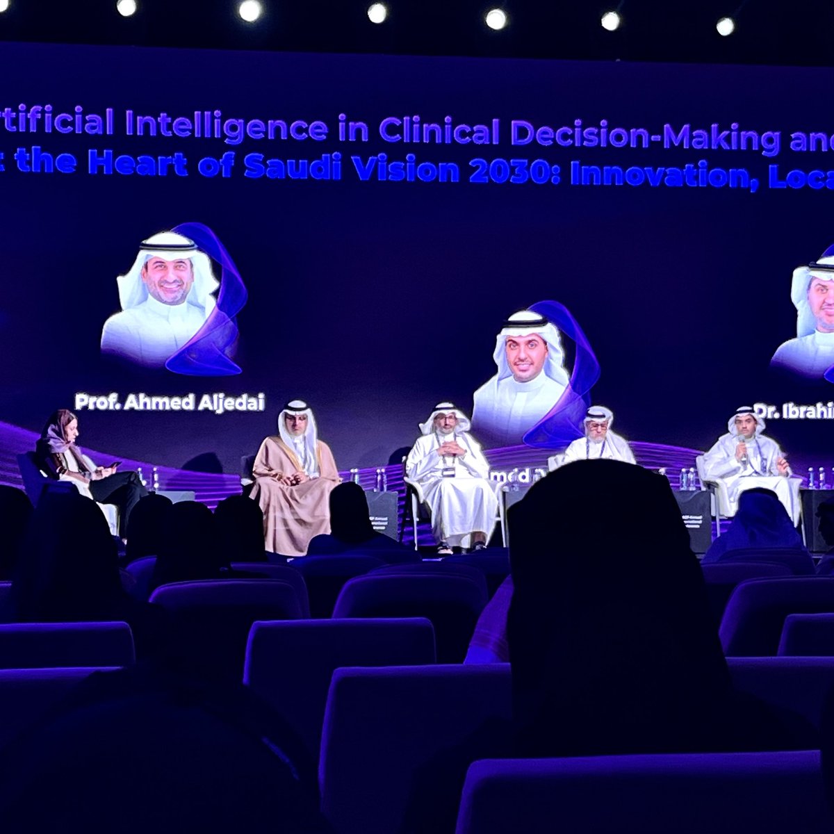 Abdullah189968's tweet photo. اليوم الثاني كان ممتع للغاية، استمتعت بمقابلة الك��ير من الشخصيات الملهمة، وبإذن الله نستفيد اكثر واكثر غدا 🤙
#SSCP26 https://t.co/XXQKvVfkiF