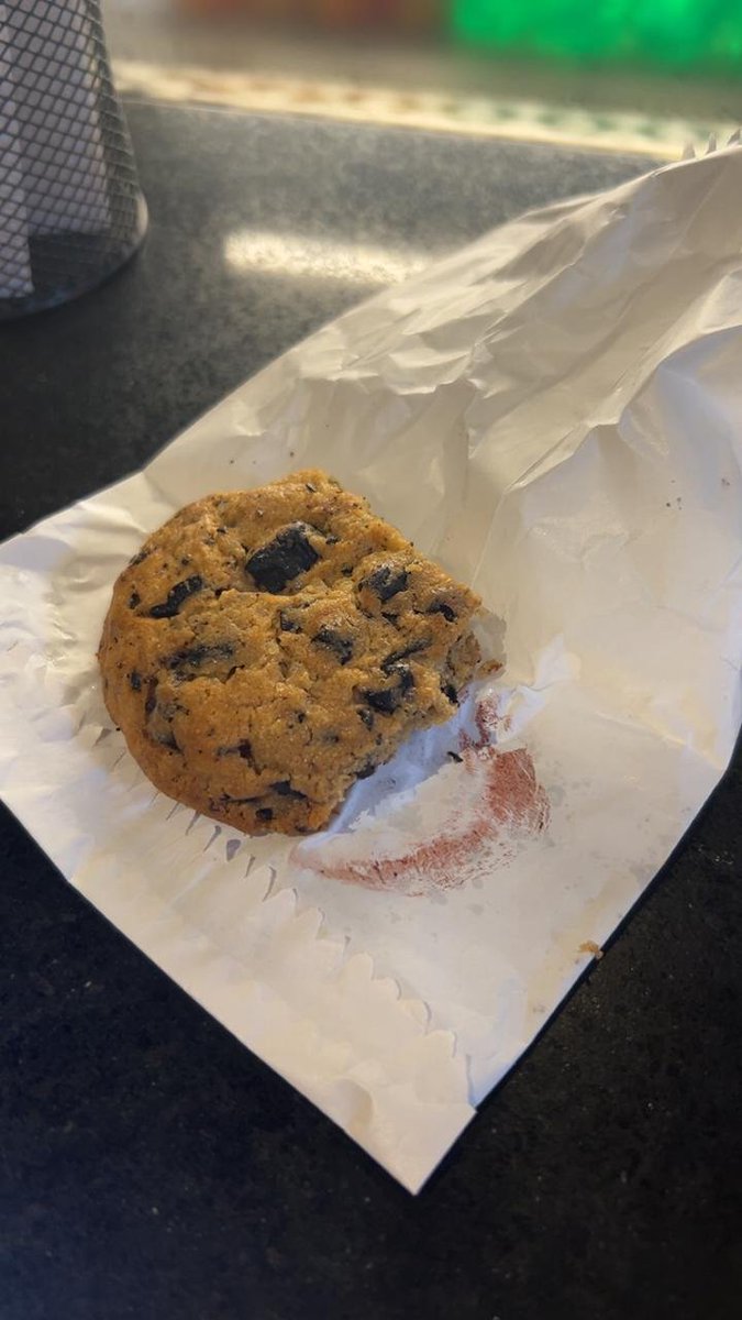 NOUM4NA's tweet photo. cookie https://t.co/01zclJj3i3