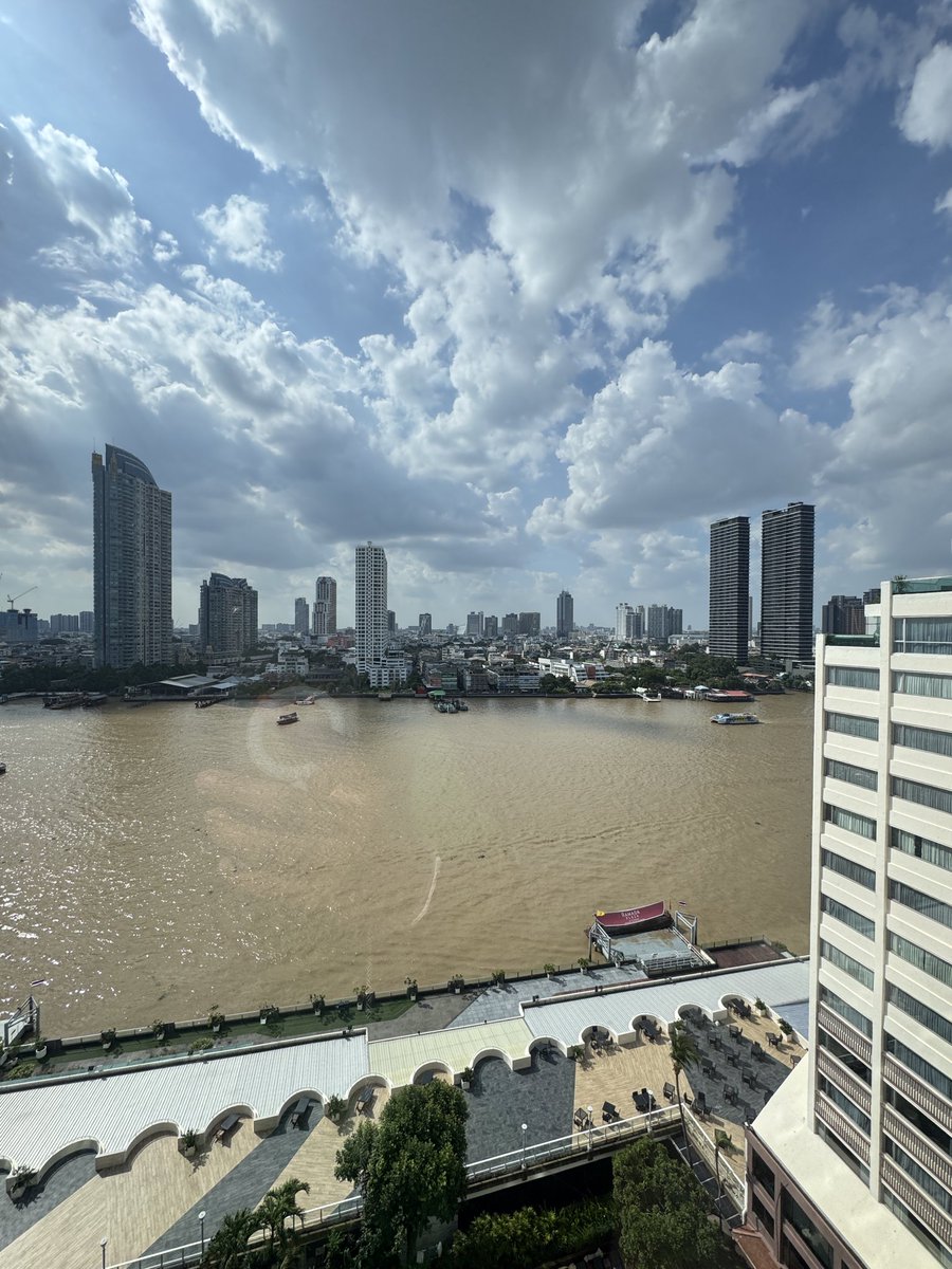 KailoekK's tweet photo. วิวดีบรรยากาศ #เจริญกรุง https://t.co/N0hNfV6pw4