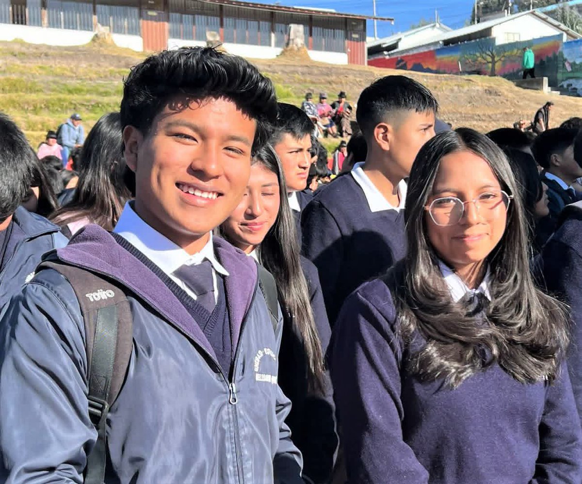 EducacionZ3_Ec's tweet photo. [COTOPAXI] 👧🏻✏️Con entusiasmo, nuevas ilusiones y espacios renovados 86.127 estudiantes regresan a las aulas para comenzar un nuevo año lectivo #SierraAmazonía, acompañados por docentes y familias que son parte fundamental de este camino. 

#VolvemosAlAula https://t.co/z4yT1cWiTJ
