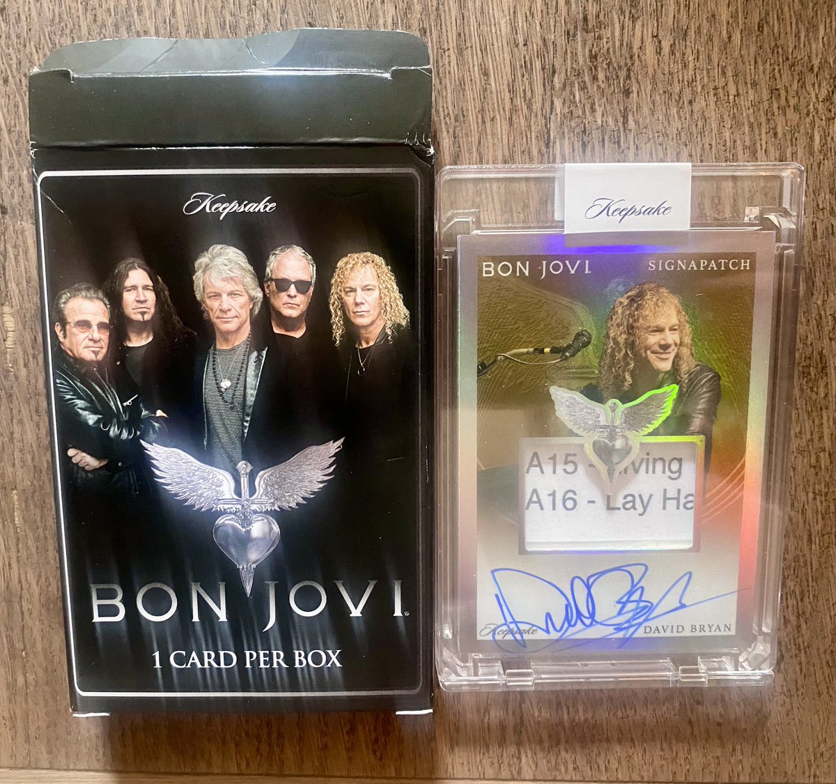 earwig999's tweet photo. How amazing we got 1 Keepsake card from @umshopcamden and got this! https://t.co/Ej6GTTaOvP