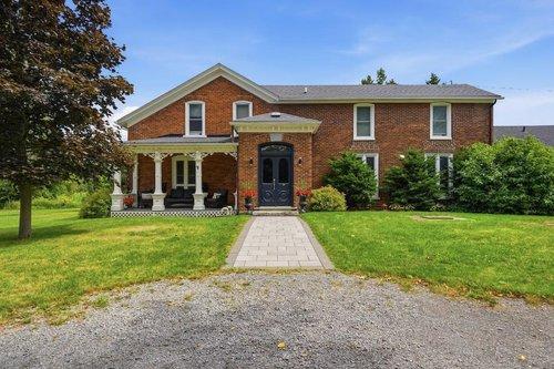 GetTORealEstate's tweet photo. Thanks to ‘a big dump of listings starting in March,’ aspiring buyers have more than 400 properties to choose from https://t.co/vQveWz4VTM https://t.co/zb9wMJBdZs