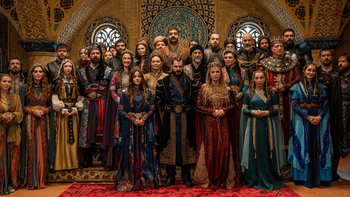 noktamagazin's tweet photo. Akın Akınözü ve Merjem Šiljak'ın başrollerinde yer aldığı "Aşk ve Taht", Anadolu Selçuklu Hükümdarı Sultan Alaeddin Keykubat'ın hayatını konu alan dizi ATV'de yayınlanacak. https://t.co/XPAA66SFaU