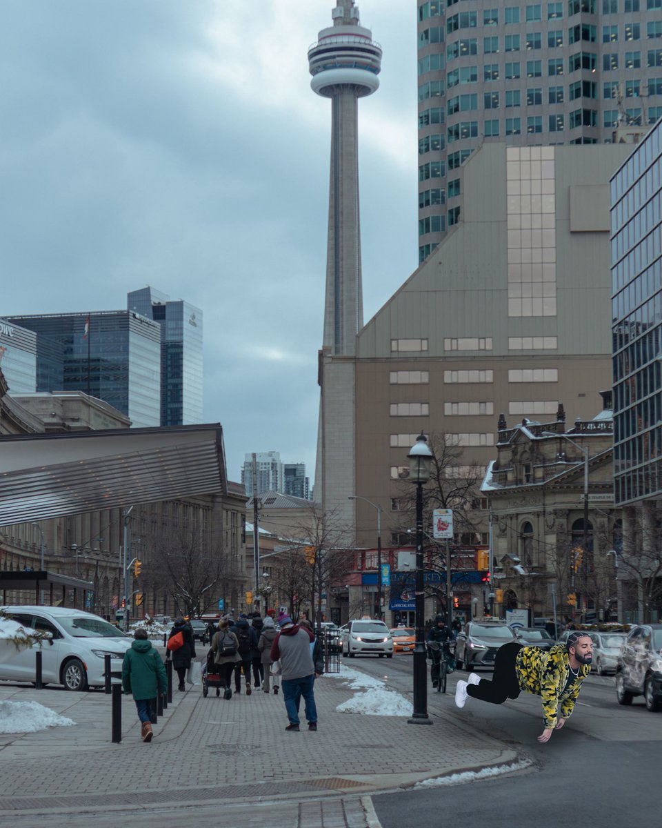 DailyNoud's tweet photo. Drake was reportedly spotted in Downtown Toronto floating to the smell of pie. https://t.co/pGb8avTfcu