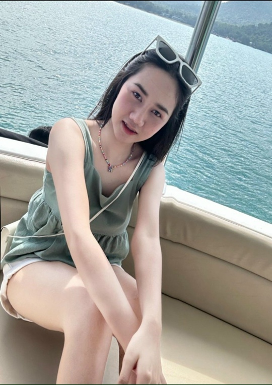 ftvtvtvaqlf's tweet photo. มีแฟนสวยก็อยากถ่ายเก็บ 

แต่ดันลืม ใช้โทรศัพท์ ไอคราวเดียวกับเจ้าของร้าน 
ยังงี้ก็หวานดิ แล้วเมียนายโครตเนียนเลยวะเพื่อน 

ดูเต็มๆ 
https://t.co/aBQaH2EqoV https://t.co/HFsq6Ah7z9