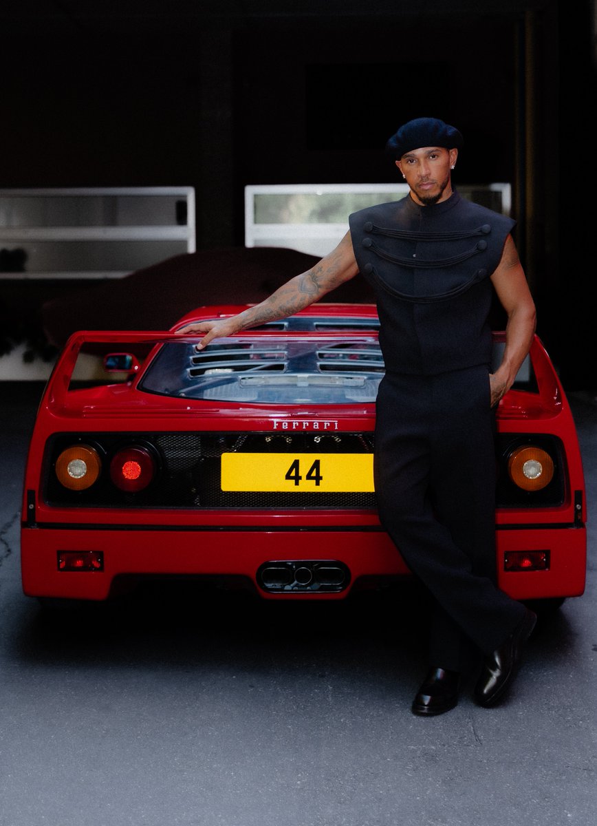 F1's tweet photo. Aura overload ❤️ 

#F1 #ItalianGP 📸 @LewisHamilton https://t.co/mNKulcJu0f