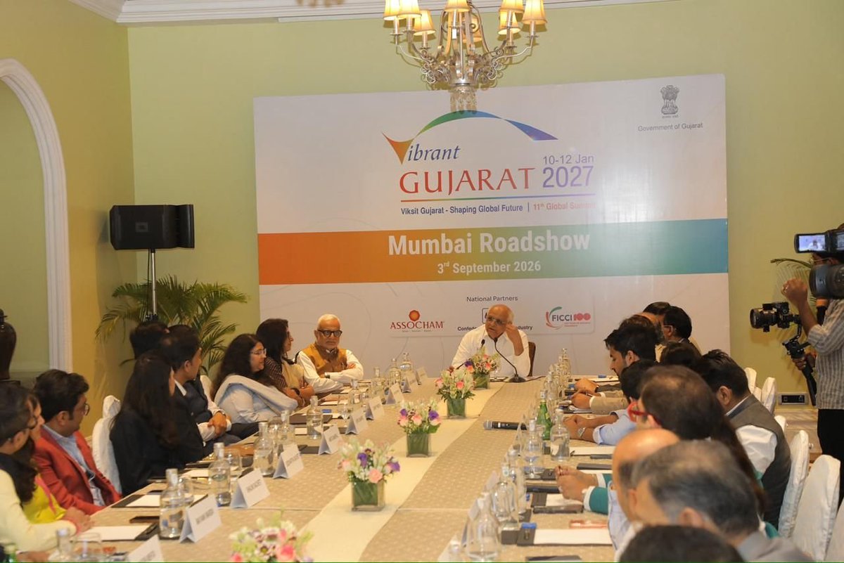CMOGuj's tweet photo. મુખ્યમંત્રી શ્રી ભૂપેન્દ્રભાઈ પટેલે #VGGS2027 ના પૂર્વાધરૂપે આજે મુંબઈ ખાતે આયોજિત રોડ-શોના ભાગરૂપે યુવા ઉદ્યોગસાહસિકો સાથે સંવાદ યોજ્યો હતો.

​મુખ્યમંત્રીશ્રીએ જણાવ્યું હતું કે, માનનીય વડાપ્રધાન શ્રી નરેન્દ્રભાઈ મોદીના વિઝનરી નેતૃત્વ હેઠળ યુવાનોની ઊર્જા, મહત્વાકાંક્ષા અને નવીન વિચારસરણી થકી આજે ભારત ઐતિહાસિક આર્થિક વૃદ્ધિ પામેલ છે.

મુખ્યમંત્રીશ્રીએ ઉમેર્યું હતું કે, ​કટિંગ-એજ ટેક-ઇનોવેશનથી લઈને નેક્સ્ટ-જનરેશન સ્ટાર્ટ-અપ્સ સુધી, આપણી યુવશક્તિ દેશને વૈશ્વિક નેતૃત્વ તરફ આગળ ધપાવી રહી છે.

મુખ્યમંત્રીશ્રીએ ​ગુજરાત એક ગતિશીલ સ્ટાર્ટ-અપ ઇકોસિસ્ટમ, વર્લ્ડ-કલાસ ઇન્ક્યુબેશન ઇન્ફ્રાસ્ટ્રક્ચર અને ભવિષ્યલક્ષી નીતિઓ થકી 'વિકસિત ભારત'ના નિર્માણમાં નેતૃત્વ લેવા માટે દેશના યુવાનોનું સાચું સશક્તિકરણ કરતું હોવાનું જણાવ્યું હતું.