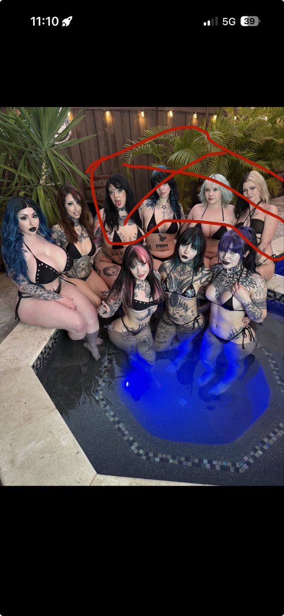 MUIHorus's tweet photo. @Lav_daydream Everyone can stay in the hot tub but these 4 they can exit the area. https://t.co/WpIzEEza33