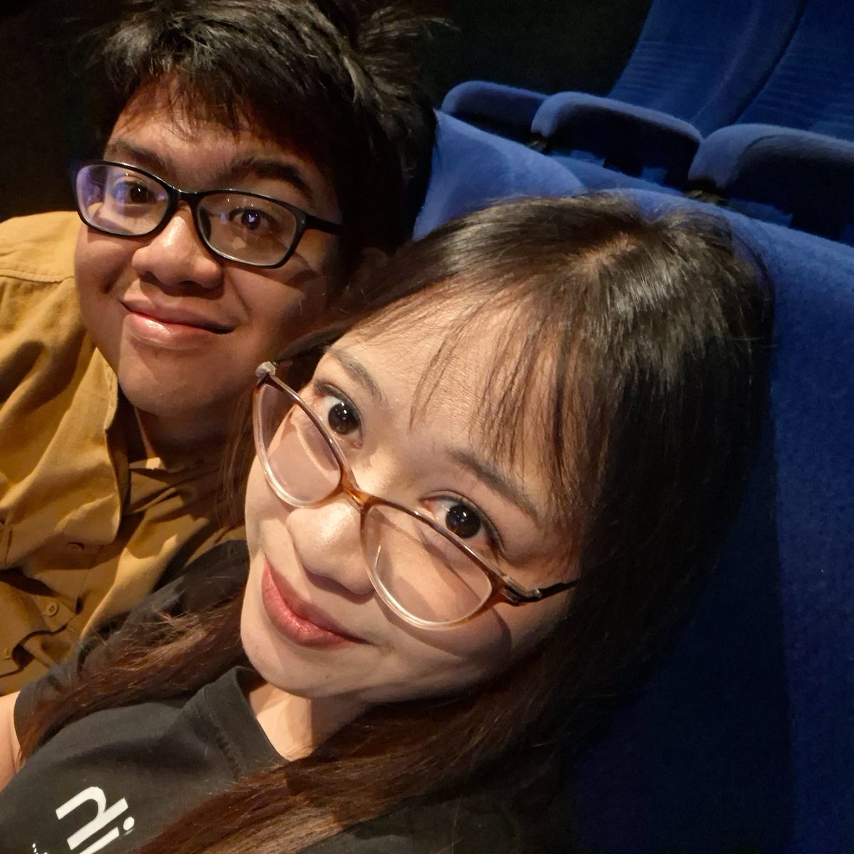 Deandey2's tweet photo. nontonin arwah wibu @yourbae bareng wibu beneran 💕 #harusnyahorror https://t.co/PElzNo7Oxr