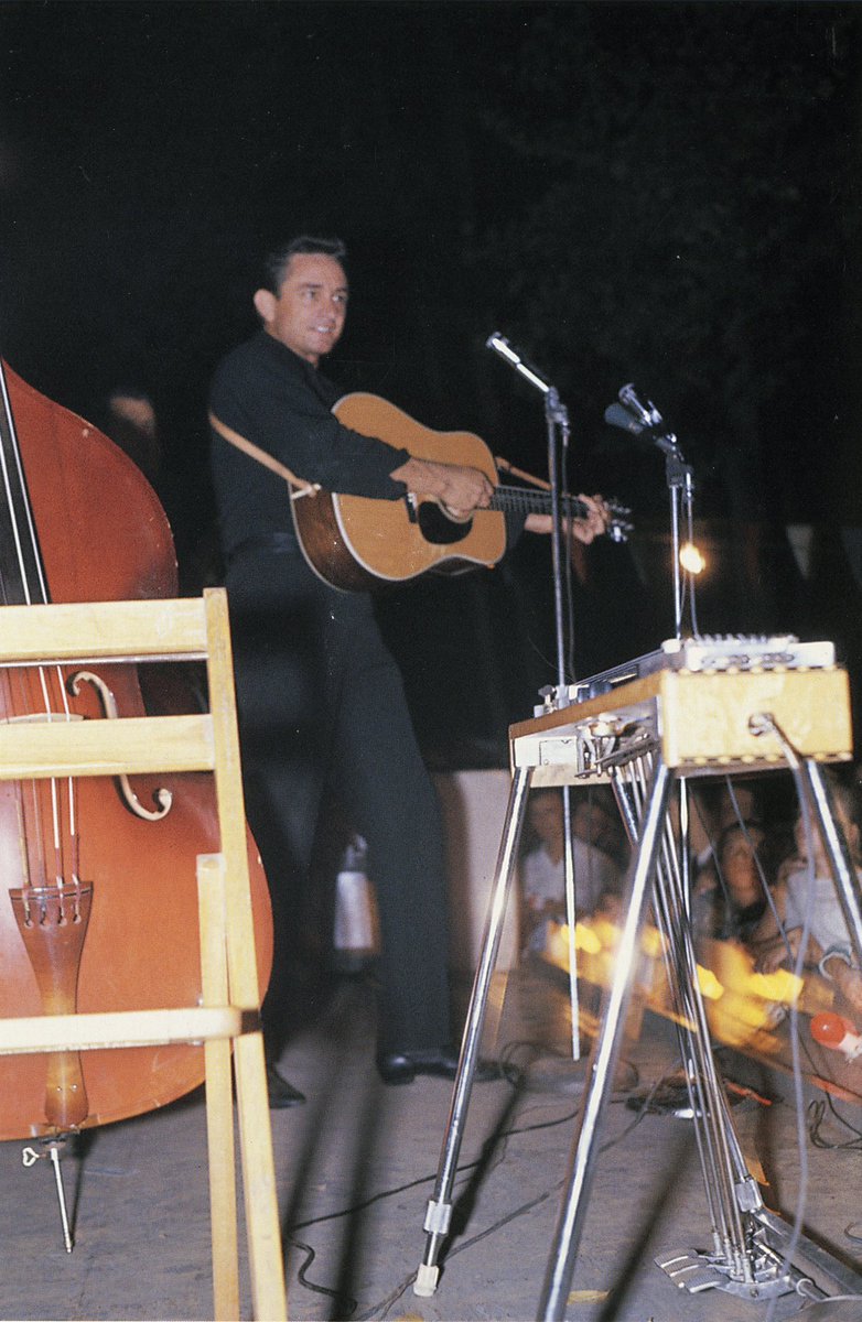 JohnnyCash's tweet photo. Johnny performing on Sept. 3, 1962 in Maryland. https://t.co/rwqjuEgmEn