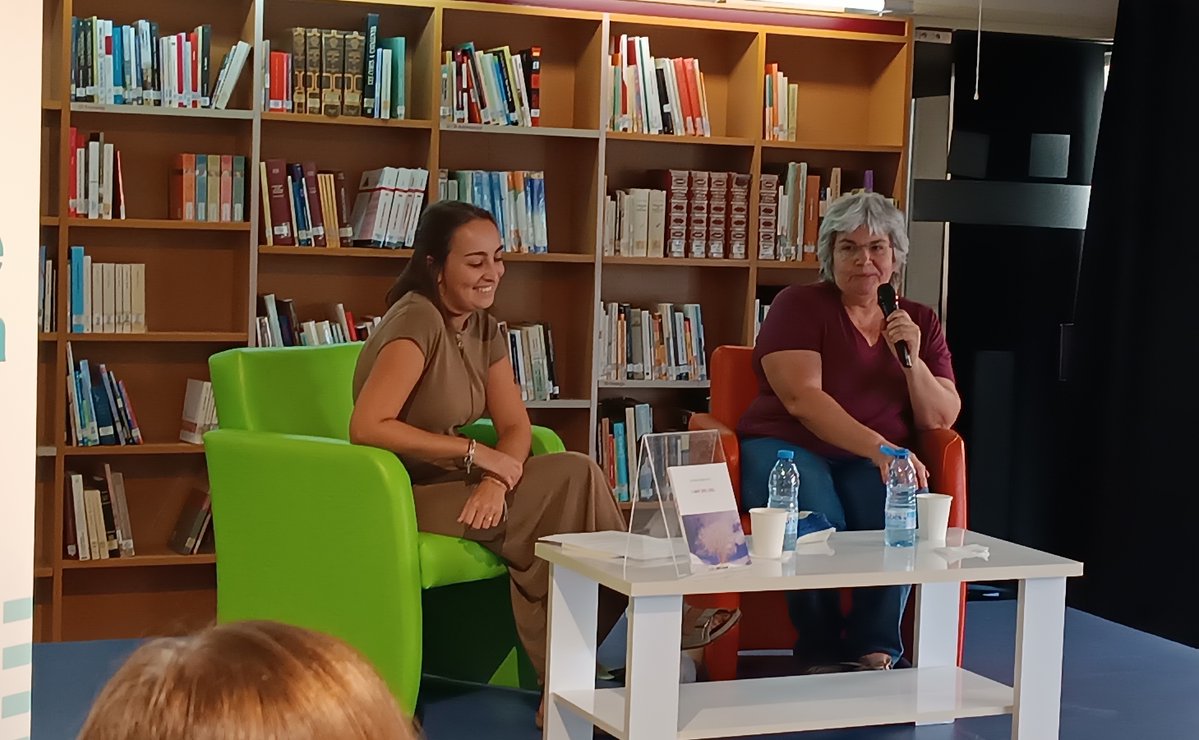 BibliotecaFlix's tweet photo. Aquesta tarda es presenta a la @BibliotecaFlix         "𝑳'𝒂𝒏𝒚 𝒅𝒆𝒍 𝒈𝒆𝒍" de Glòria Tomàs Nus. Juntament amb la professora Maria Franquet- Roca ens aproparem al contingut d'aquesta novel·la.
@AjuntamentFlix 
@CERE_RIBERA  
#quefemalesbiblios https://t.co/2b1B77a0m8